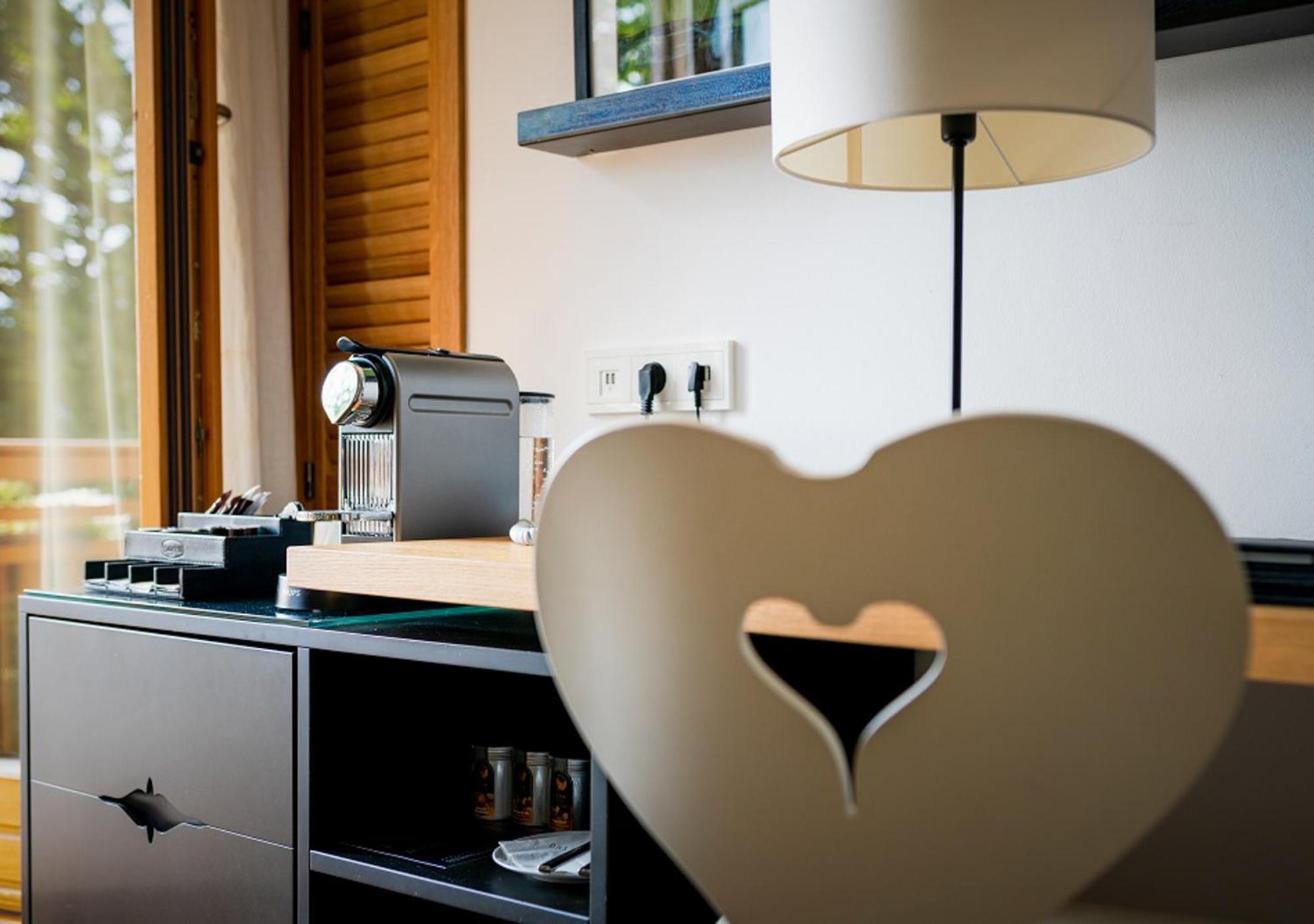 Das Tegernsee Exterior foto A Nespresso machine in a hotel room